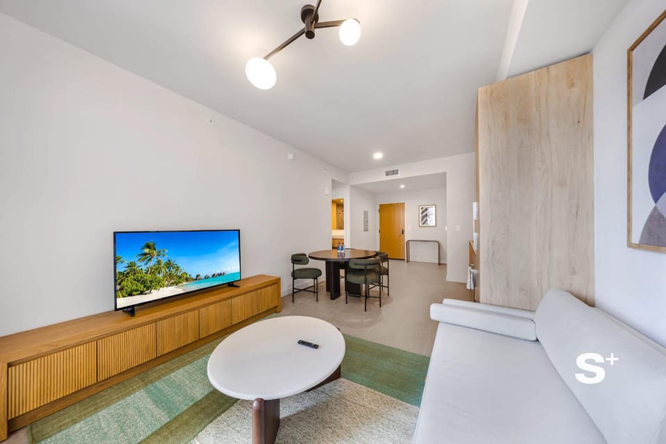 Crosby Dreamy 1BR - Rooftop pool - Miami Views House in Miami