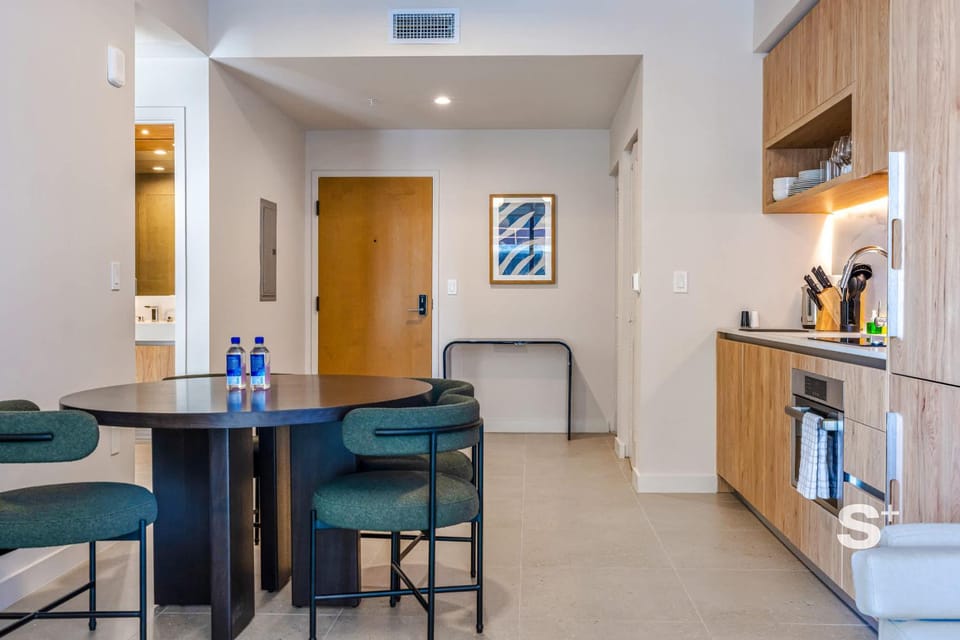 Crosby Dreamy 1BR - Rooftop pool - Miami Views House in Miami