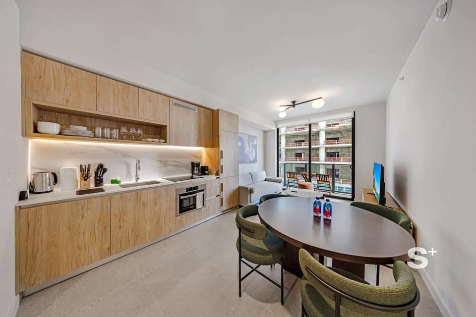 Coffee/tea facilities, Kitchen or kitchenette, Living room, Dining area, dishwasher, oven