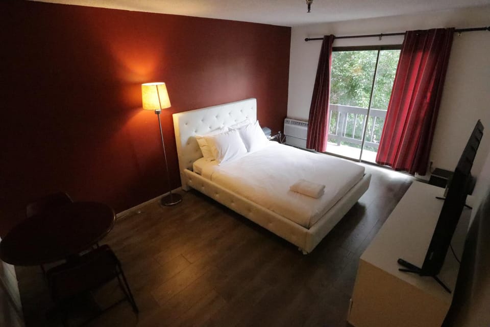 Cozy Beverly Hills Hotel Style apartment Apartment in Beverly Hills