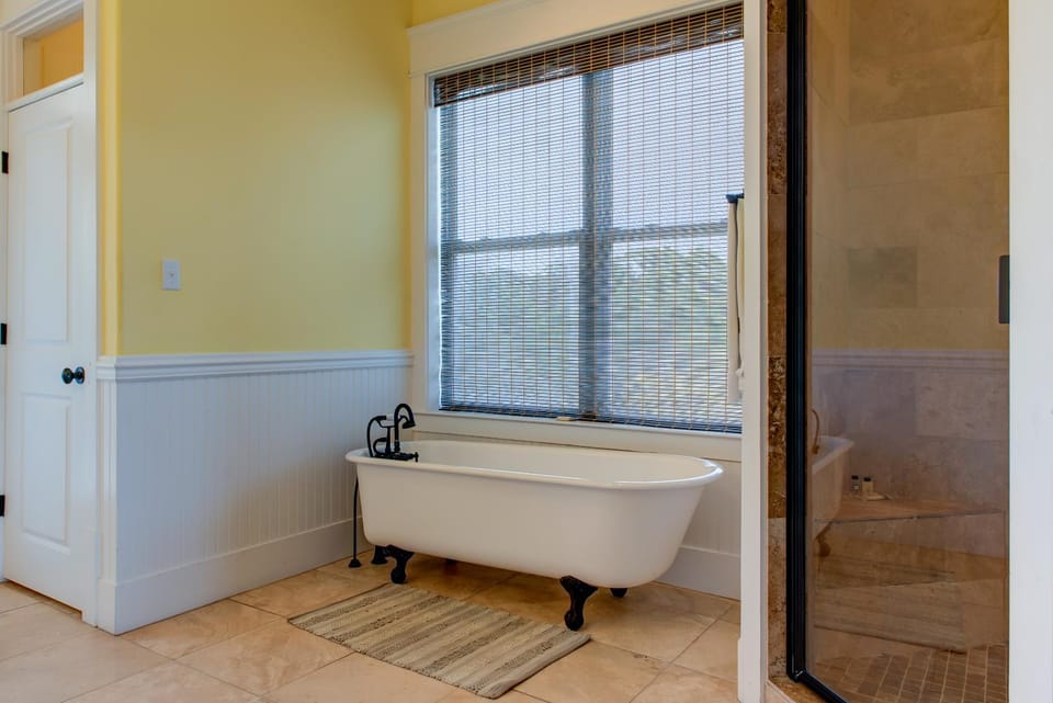 Purple Parrot - 200 Lenora Ct House in Dauphin Island