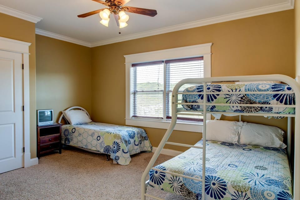 Purple Parrot - 200 Lenora Ct House in Dauphin Island