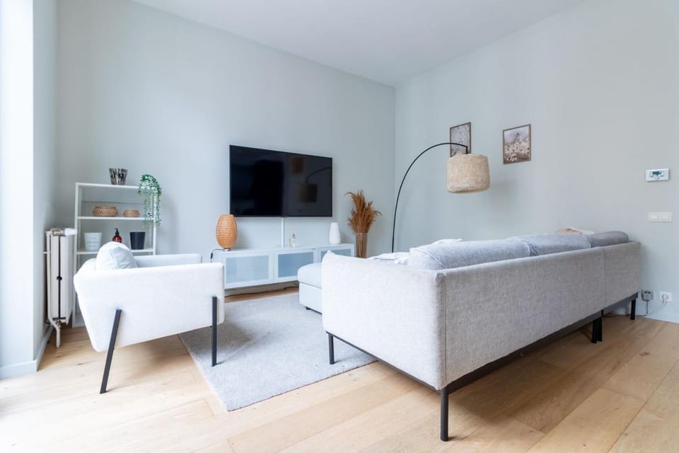 Bright Apartment near EU Quarter & Schuman Metro Apartment in Brussels