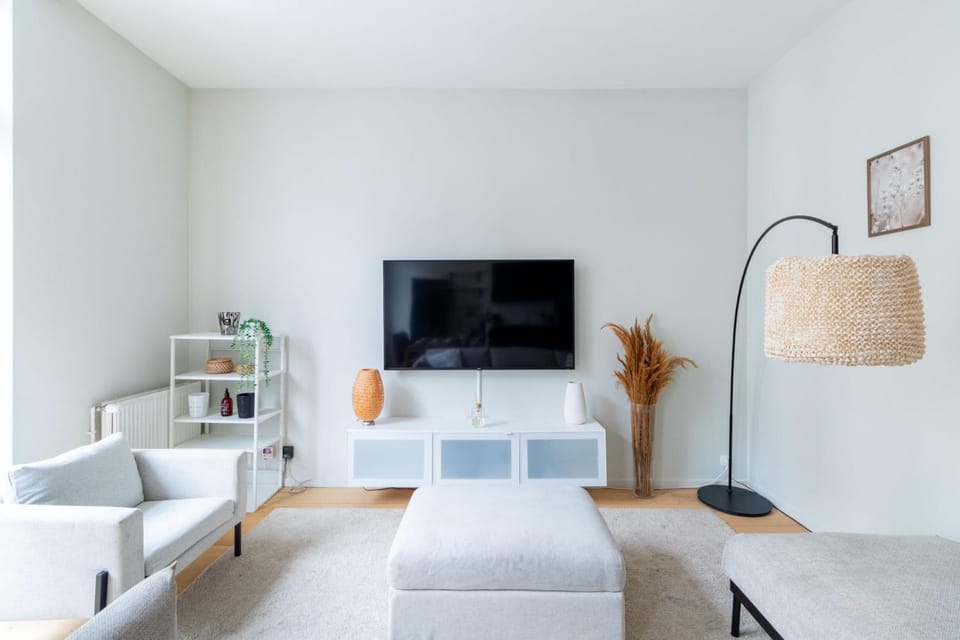 Bright Apartment near EU Quarter & Schuman Metro Apartment in Brussels