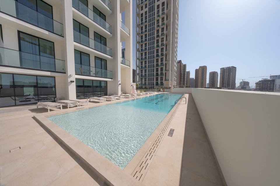Free housekeeping visits during your stay - StayShort - JVC Cozy Studio for 2 people with City Views Apartment in Dubai