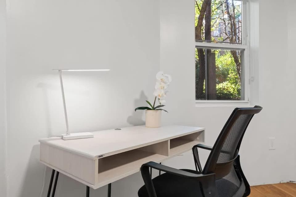 One Hamilton Essentials - 3 Bedroom 2 Bathroom Apt Mins to NYC Apartment in Jersey City