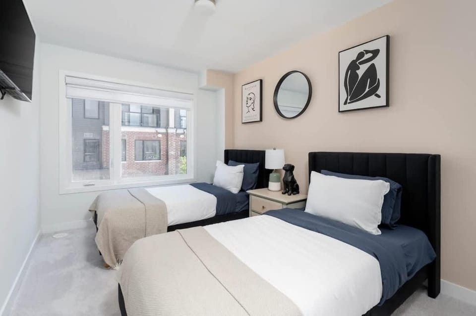 Lovely Family Townhouse in Vibrant Location House in Oakville