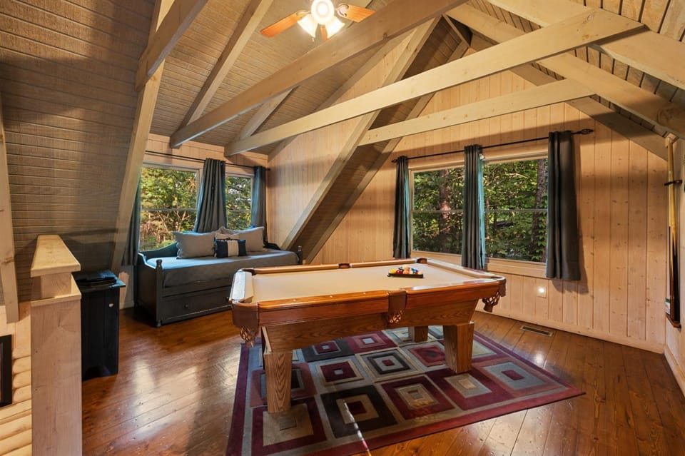 Dog-Friendly Cabin, Hot Tub & Game Room Loft Cabin in Sevier County