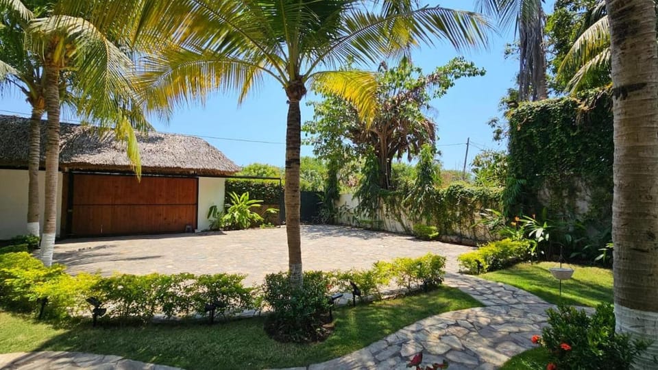 Villa Palmeras Casa de Playa House in Santa Rosa Department