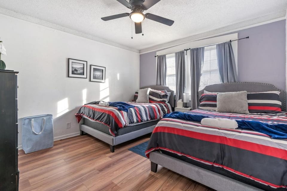 Bunkhouse Unit B Fire Pit-Grill-Groups-Patio-Games Apartment in Birmingham