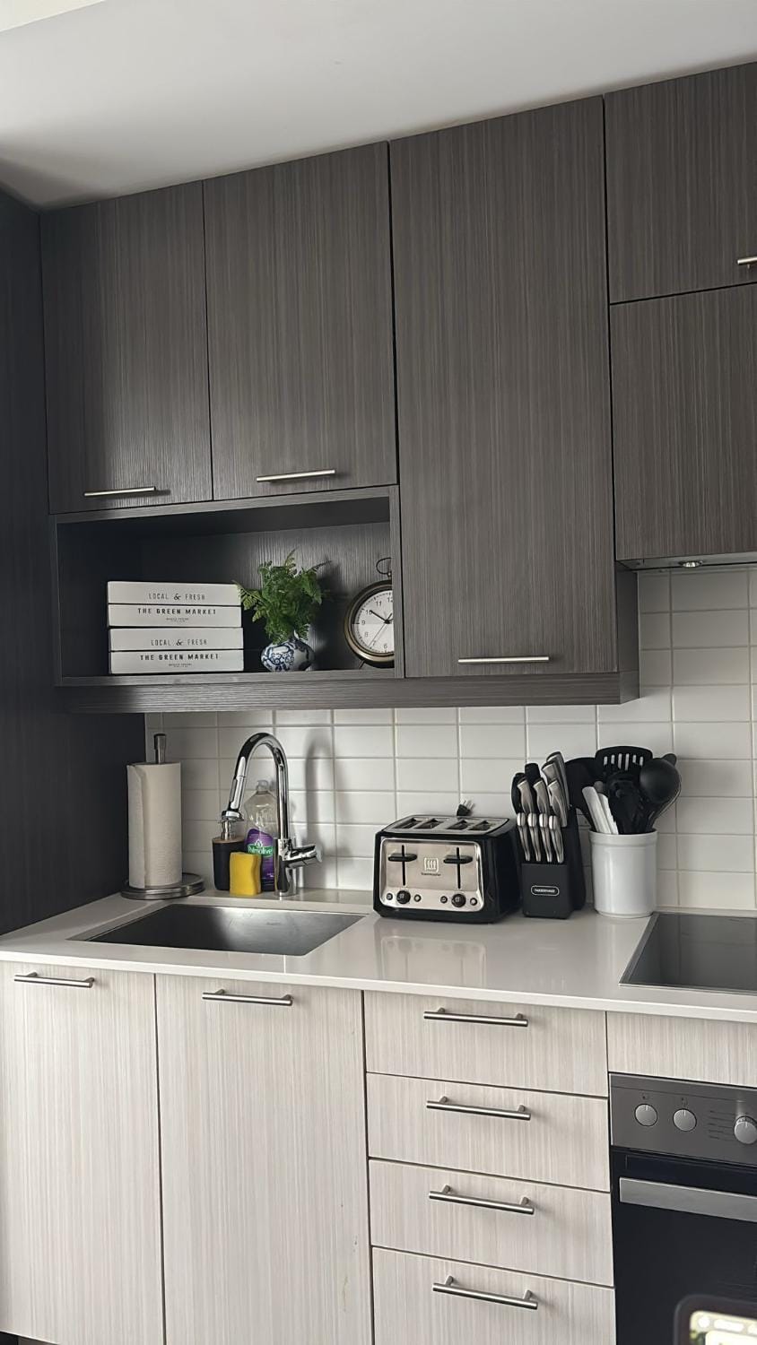 Modern Group Condo Apartment in Port Hope