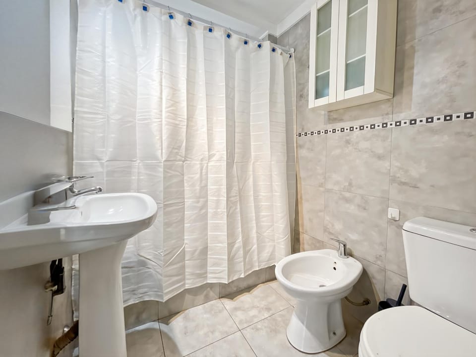 Bathroom, Bath