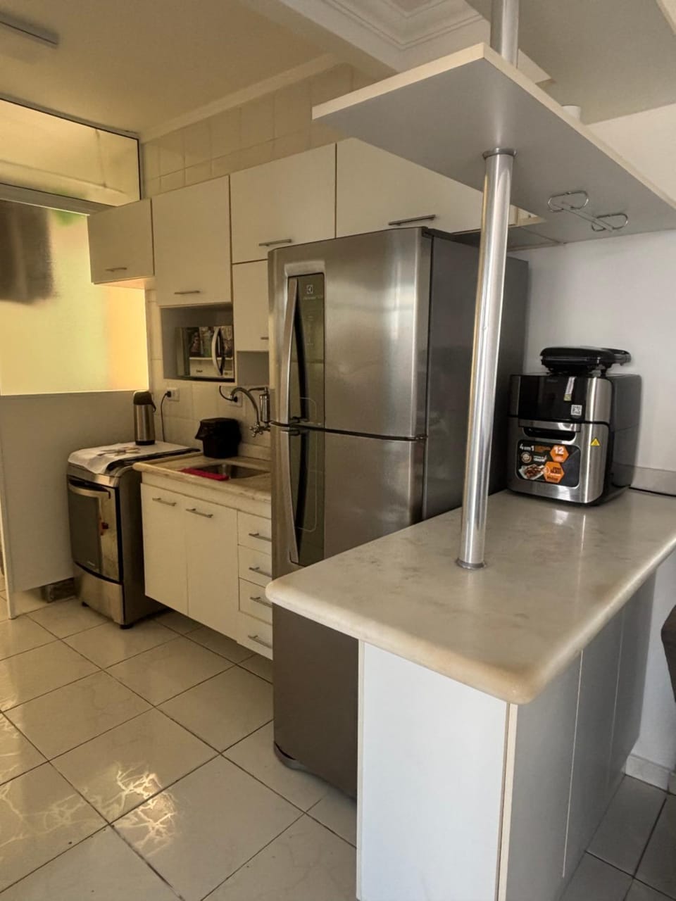 Apartamento Enseada, elevador e garagem próx a praia Apartment in State of São Paulo