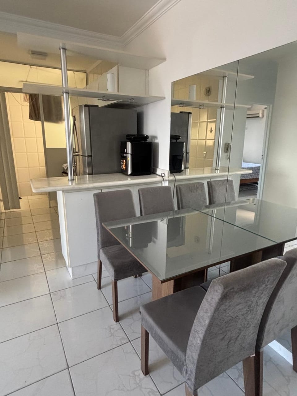 Apartamento Enseada, elevador e garagem próx a praia Apartment in State of São Paulo