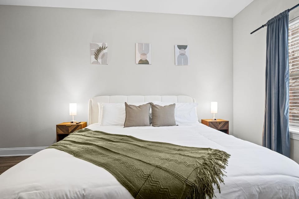 Bed, Decorative detail, Bedroom, air conditioner