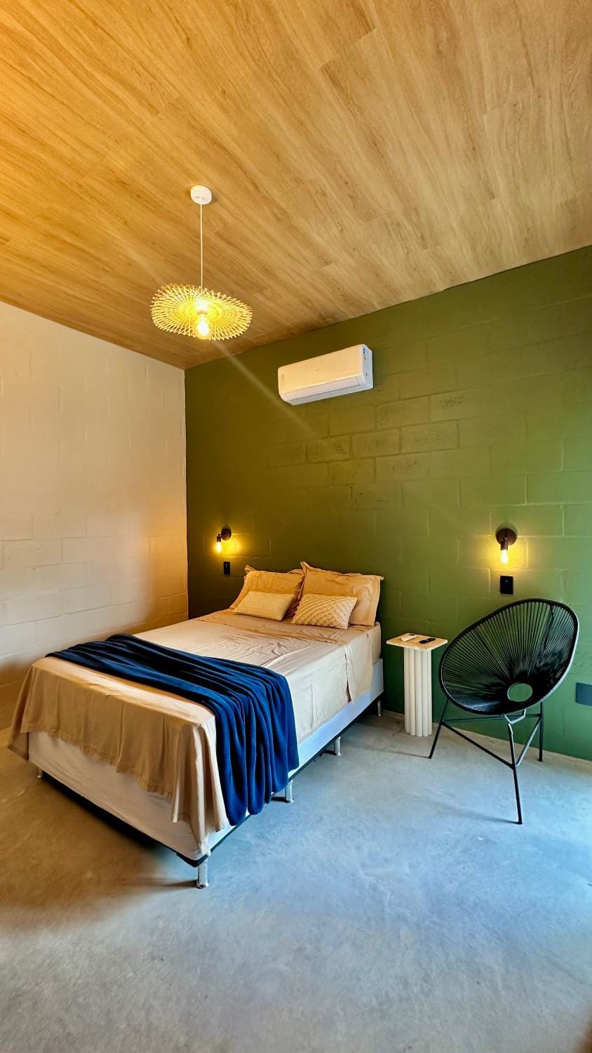 Casa de Bloco-Banheira & Design Industrial House in State of Mato Grosso, Brazil