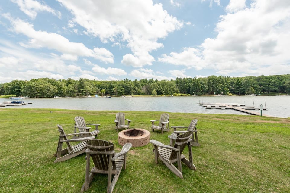 Waterfront Retreat House in Deep Creek Lake