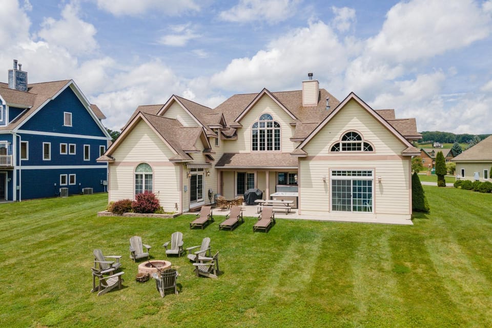 Waterfront Retreat by Railey Vacations House in Deep Creek Lake