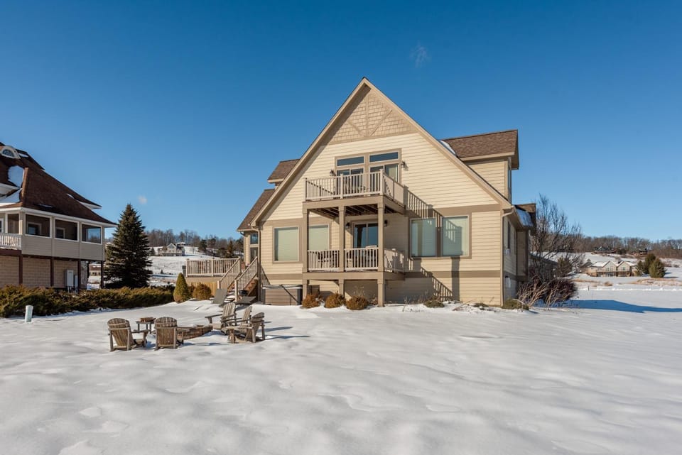 Waterfront Links House in Deep Creek Lake