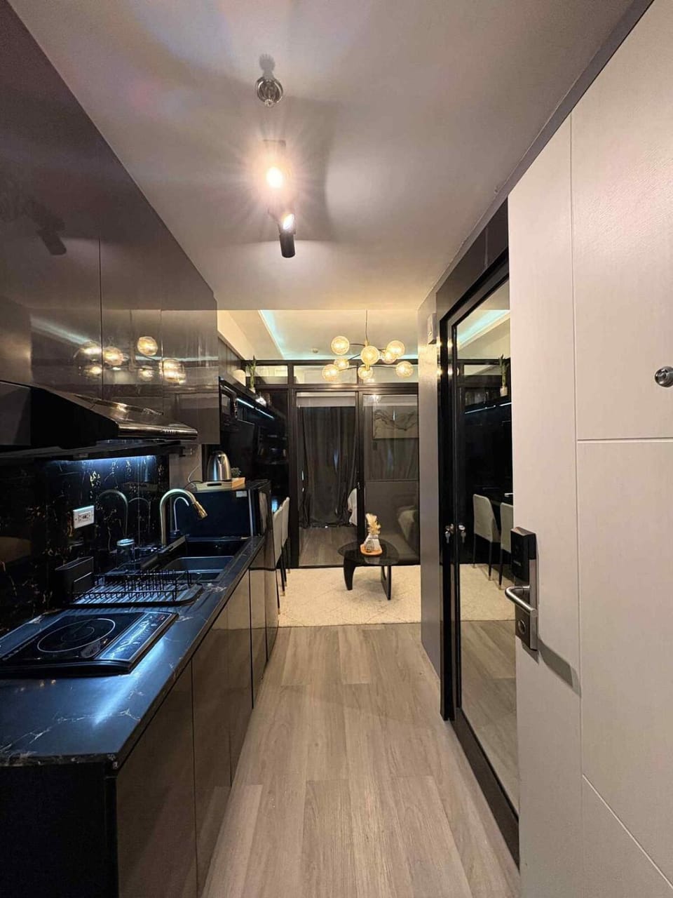 Cozy Escape with Golden Hour View Condo Apartment in Las Pinas