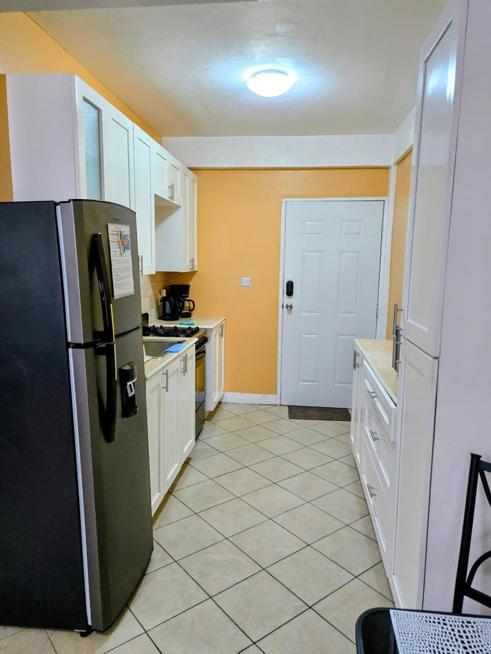 Coffee/tea facilities, Kitchen or kitchenette, microwave, oven, kitchen