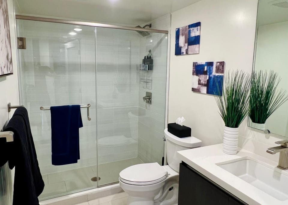 Cozy Century City 2 Br Sleeps 6 with Parking 505 Hotel in Westwood