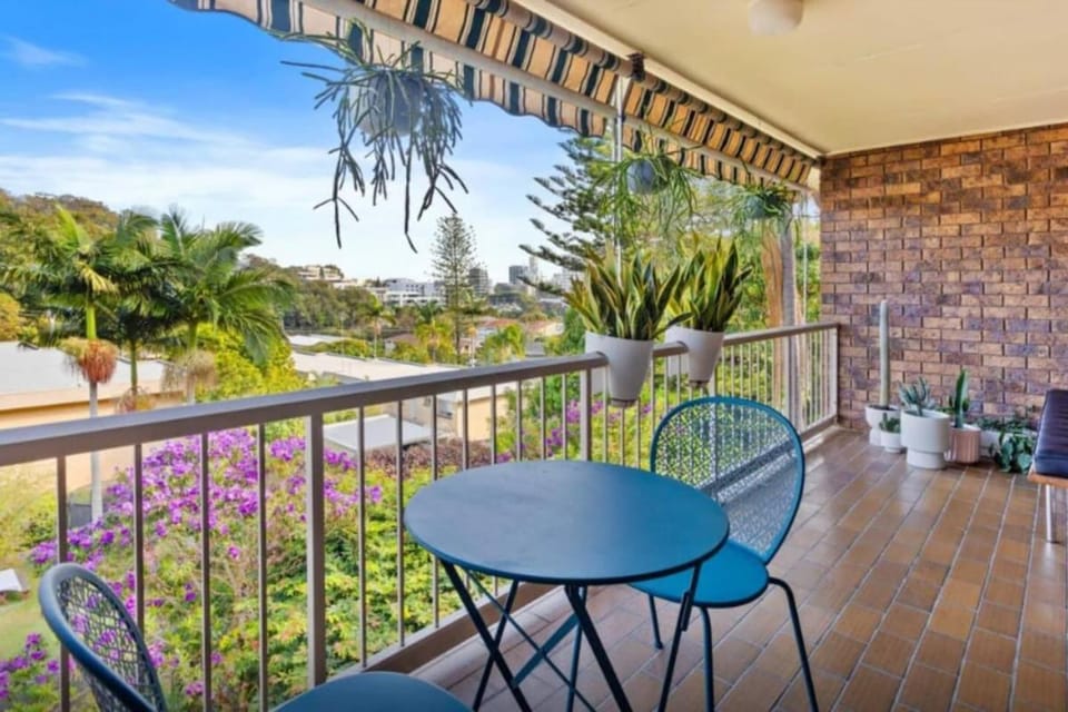 Burleigh beauty - walk to beach Apartment in Burleigh Heads