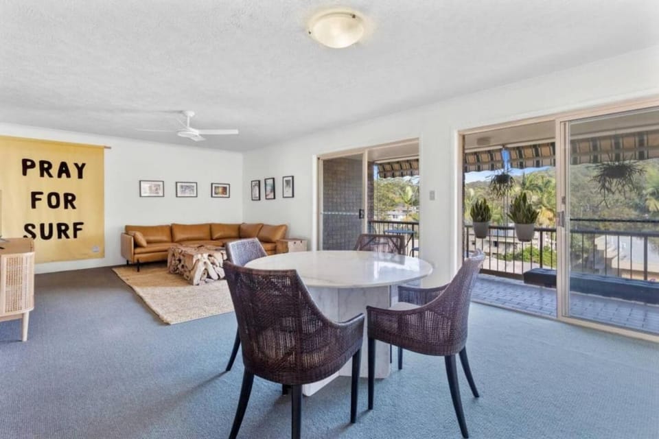 Burleigh beauty - walk to beach Apartment in Burleigh Heads