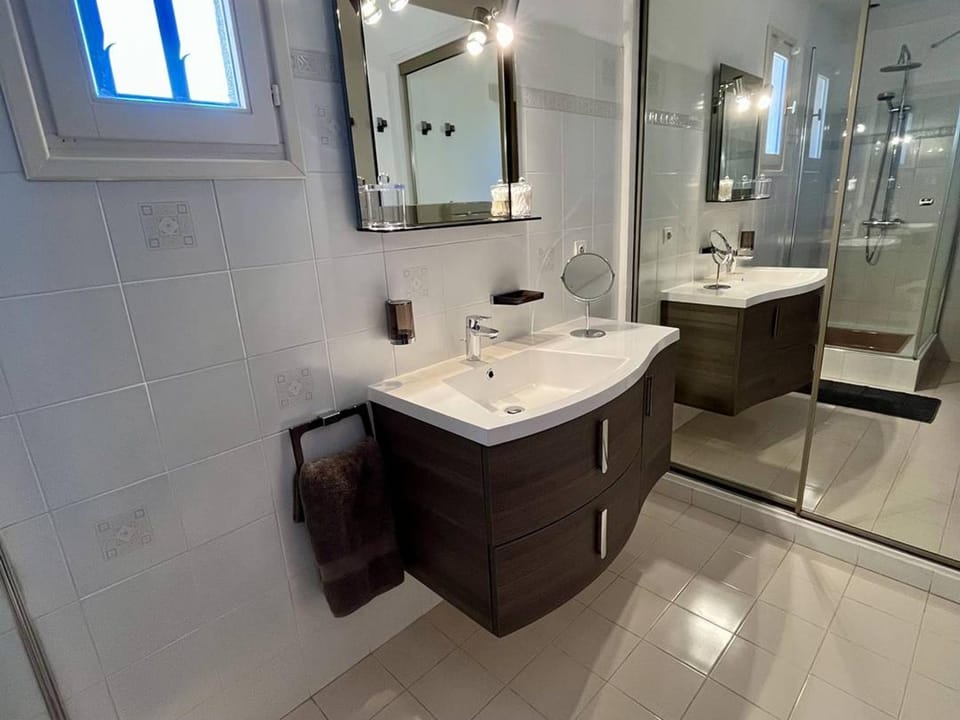 Villa moderne 3 chambres avec piscine et climatisation - FR-1-768-131 Villa in Roquebrune-sur-Argens