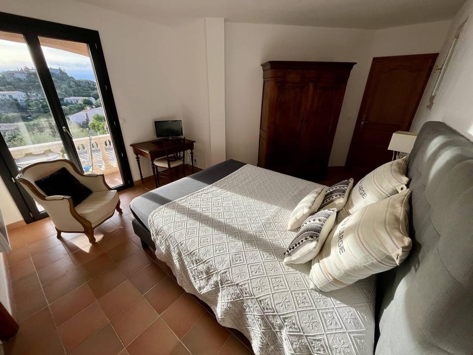 Villa moderne 3 chambres avec piscine et climatisation - FR-1-768-131 Villa in Roquebrune-sur-Argens