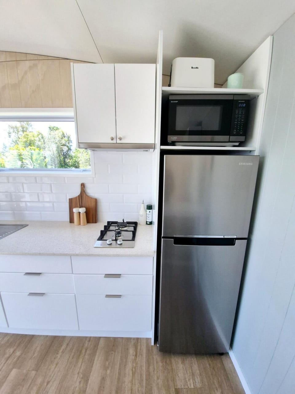 The NEST New Boutique Tiny home Inlet Water Views Apartment in Northland
