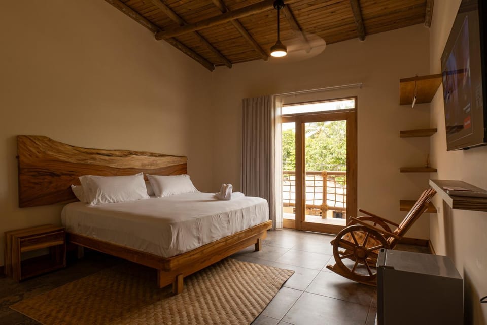 Bed, TV and multimedia, Photo of the whole room