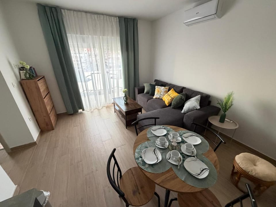 Kitchen or kitchenette, Photo of the whole room