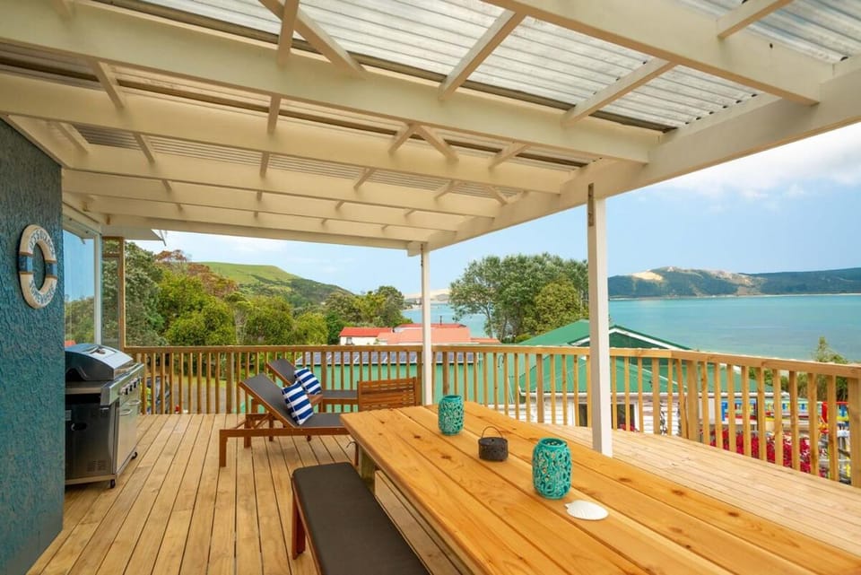 Beautiful Upstairs 1-3 Bdr Apartment at ONEPU MOANA HOLIDAY HOME incl Spa-Pool Apartment in Northland