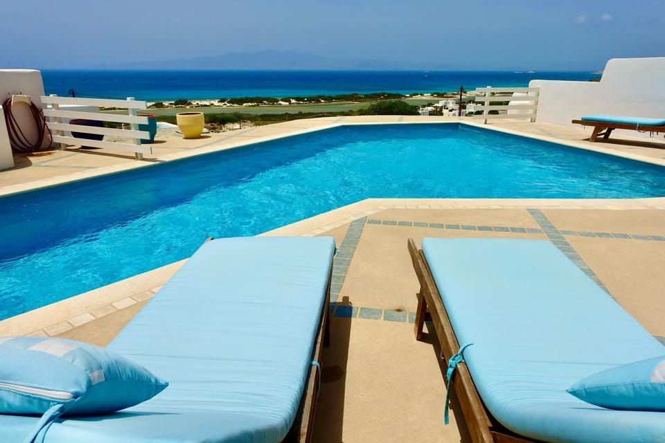 Day, Natural landscape, View (from property/room), Balcony/Terrace, Pool view, Sea view, Swimming pool, sunbed