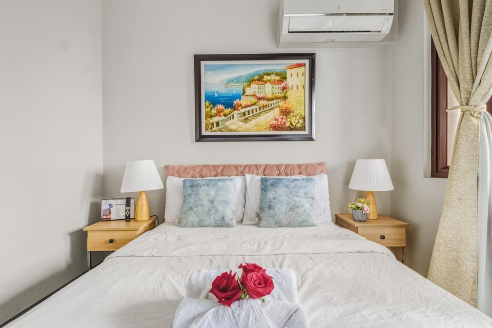 Bed, Photo of the whole room, Bedroom, air conditioner