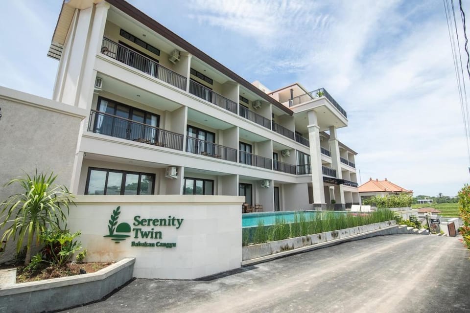 New Serenity Twin Suite Rice Field View Canggu Apartment in North Kuta