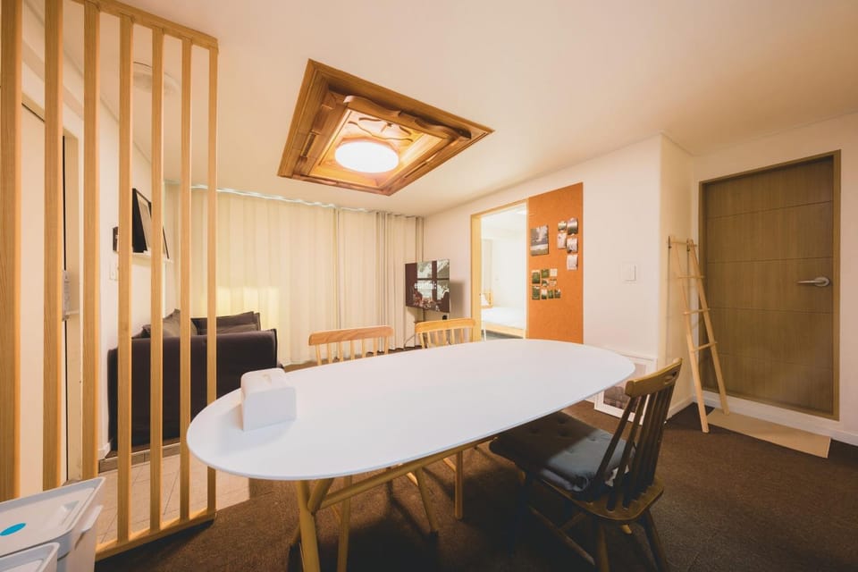 Living room, Seating area, Dining area