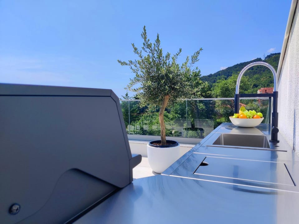 BBQ facilities, Balcony/Terrace, Evening entertainment