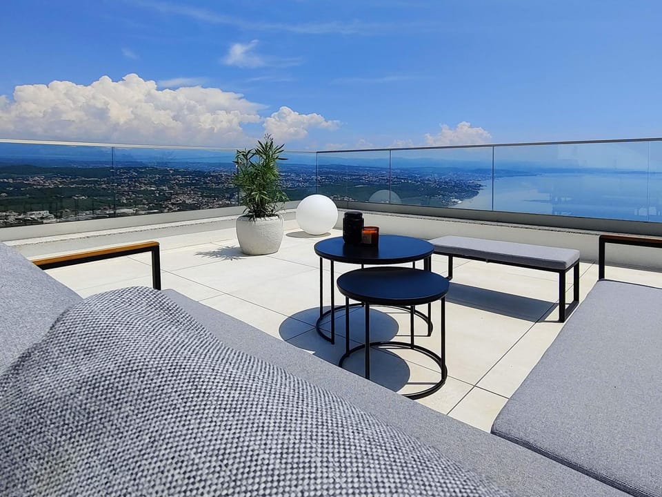 Day, Natural landscape, View (from property/room), Balcony/Terrace, Seating area, Dining area, Sea view