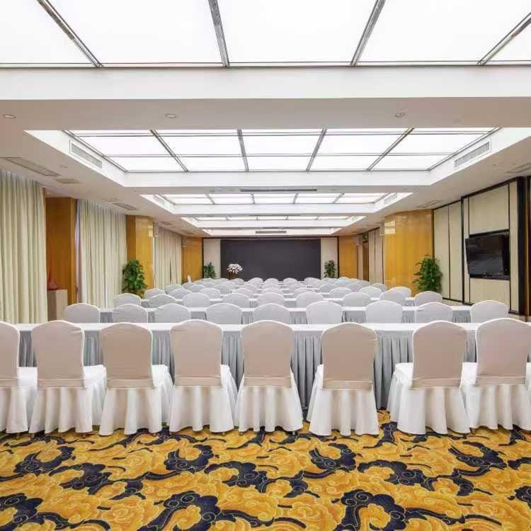 Meeting/conference room