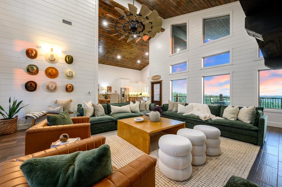 Spa Game Room Sunset Views 5BR Cabin Cabin in Broken Bow