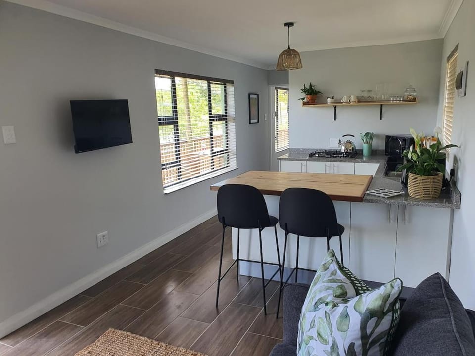 River Road Protea Farm, self-catering, Cottage 1 Apartment in KwaZulu-Natal