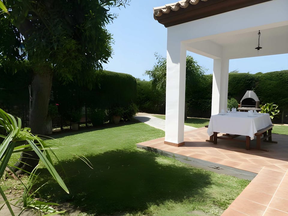 Casa con piscina privada en el palmar jardin parking privado cerca de la playa House in La Janda