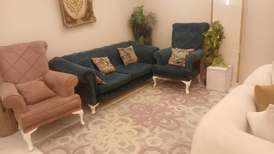 شقه فندقيه بسعر مغري جدا في ميدان لبنان المهندسين الجيزة Apartment in Egypt