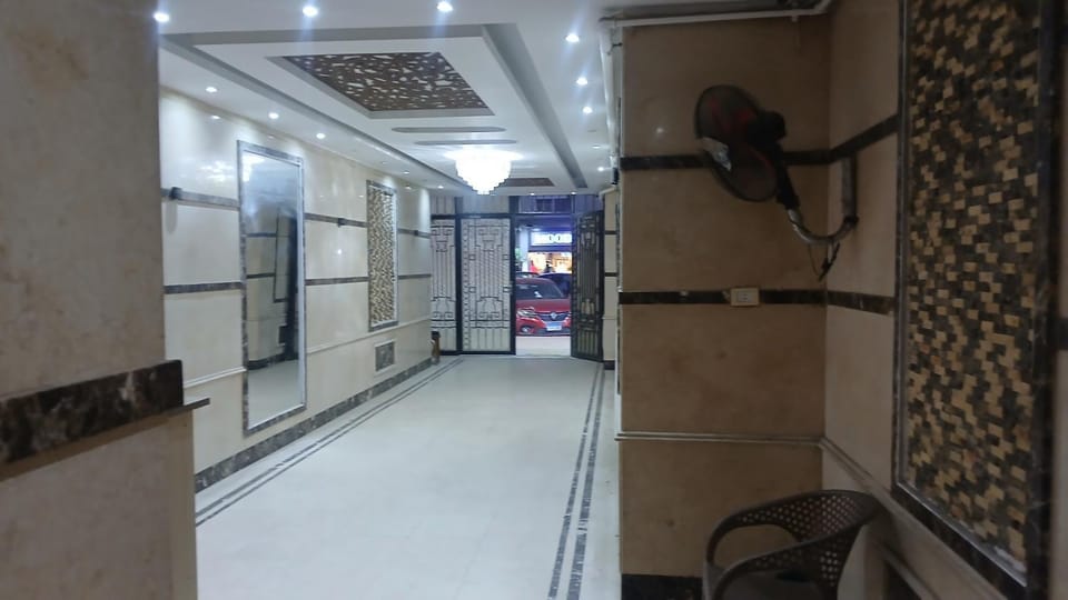 شقه فندقيه بسعر مغري جدا في ميدان لبنان المهندسين الجيزة Apartment in Egypt