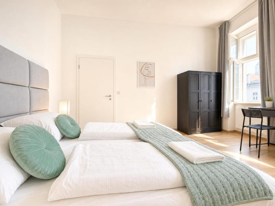 Bed, Bedroom, wardrobe