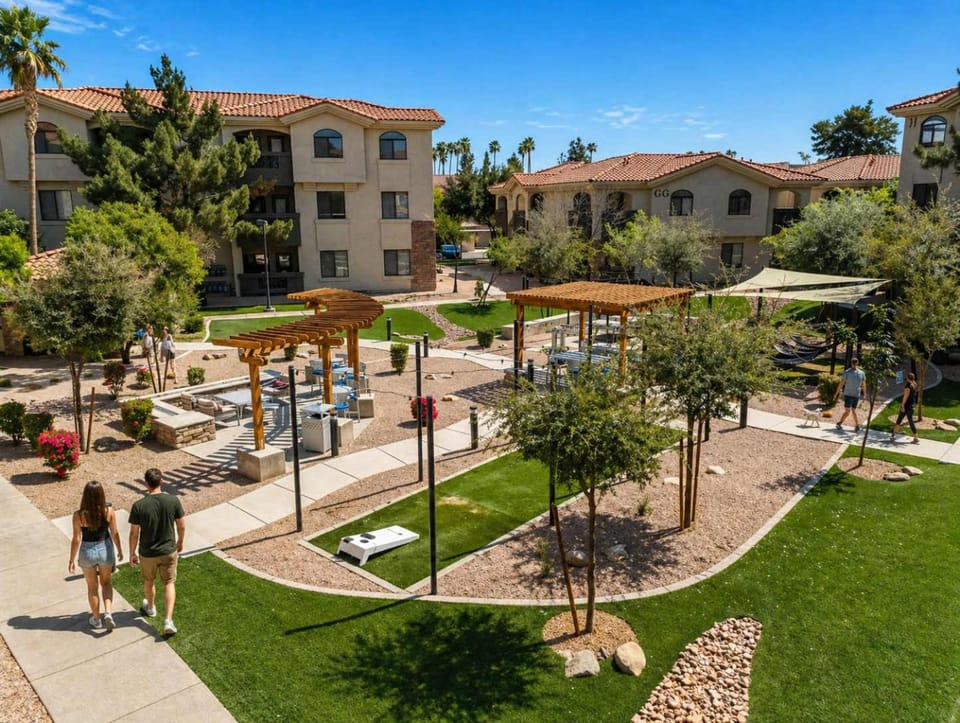 Near Diablo Stadium & DT Tempe Gym Pool W&D Prking Apartment in Tempe