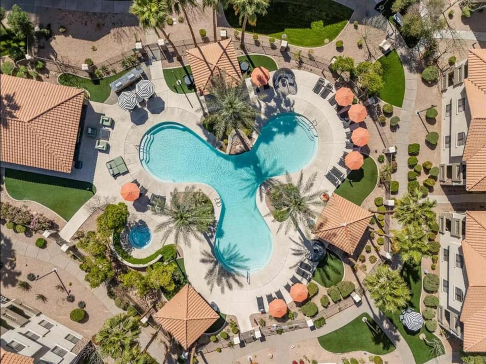 Diablo Stadium-ASU-Airport-Gym-Pool-HotTub-Parking Apartment in Tempe
