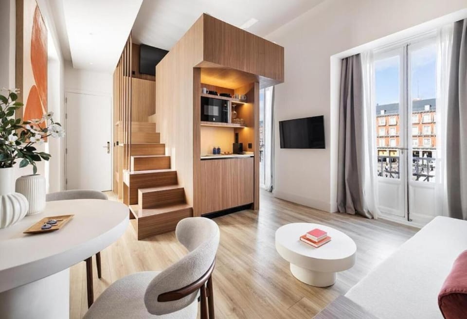 Kitchen or kitchenette, Living room, Seating area, Dining area